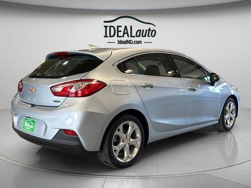 Used 2017 Chevrolet Cruze Premier w/ Enhanced Convenience Package FWD image 17