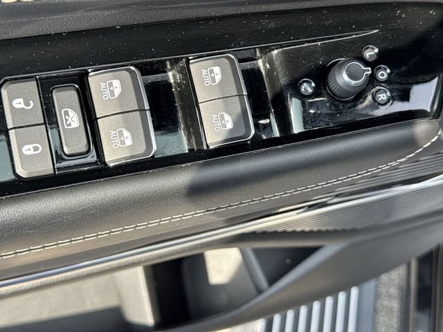 Used 2022 Jeep Grand Wagoneer Series I AWD/4WD image 24