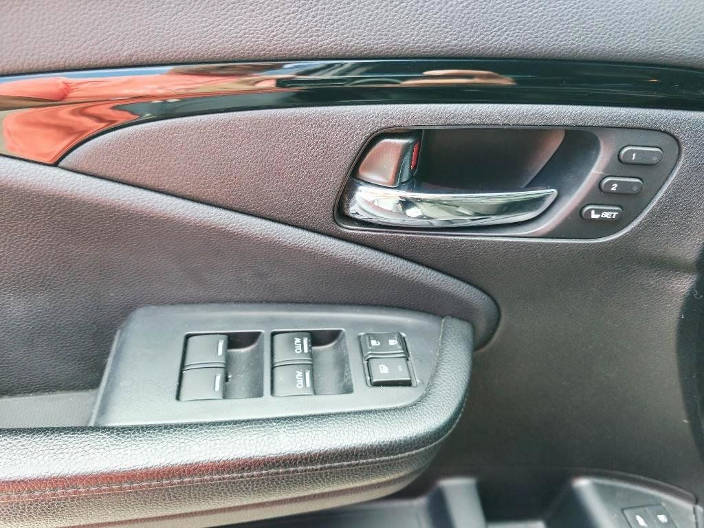 Used 2017 Honda Pilot Elite image 32