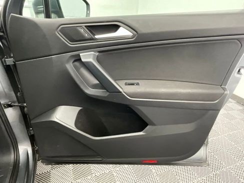 Used 2019 Volkswagen Tiguan S image 12