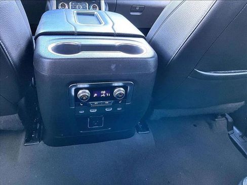 Used 2024 GMC Yukon XL Denali w/ Advanced Technology Package image 25