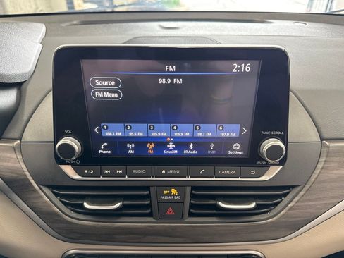 Used 2025 Nissan Altima 2.5 SV FWD image 23