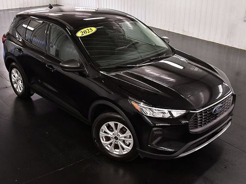 Used 2025 Ford Escape Active AWD/4WD image 13