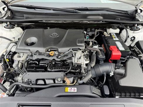 Used 2019 Toyota Camry L image 13