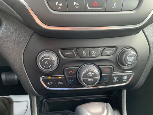 Used 2023 Jeep Cherokee Altitude Lux w/ Lux Elite Package AWD/4WD image 20