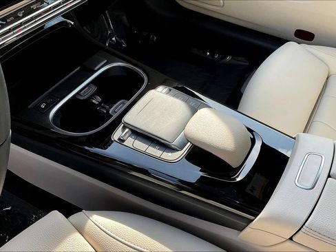 Used 2023 Mercedes-Benz CLA 250 w/ Premium Package image 16