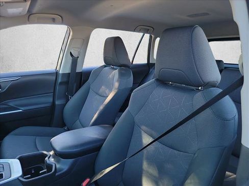 Used 2025 Toyota RAV4 XLE image 13