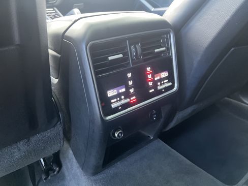 Used 2023 Porsche Cayenne image 24