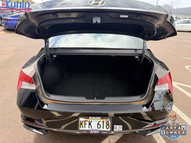 Used 2023 Hyundai Elantra Limited FWD image 11