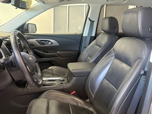 Used 2020 Chevrolet Traverse LT w/ LT Premium Package AWD/4WD image 14