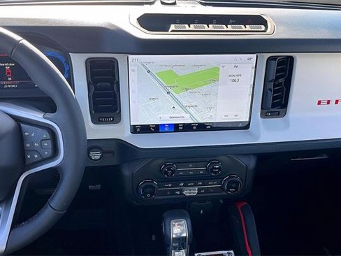 New 2025 Ford Bronco Heritage Edition image 6