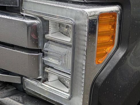 Used 2017 Ford F250 Platinum w/ Platinum Ultimate Package image 9