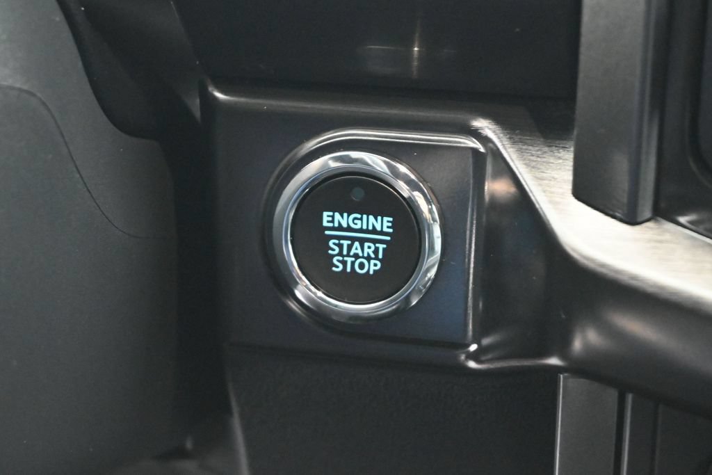Used 2023 Ford F150 Lariat w/ Equipment Group 502A High AWD/4WD image 13
