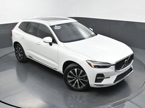 Used 2023 Volvo XC60 B5 Plus w/ Protection Package Premier image 29