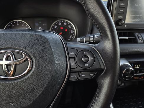 Used 2022 Toyota RAV4 XLE Premium FWD image 22