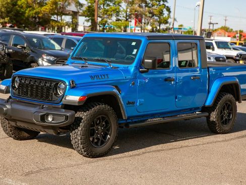 Used 2025 Jeep Gladiator Sport AWD/4WD image 9