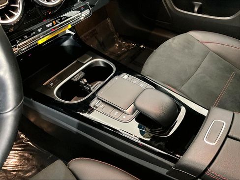Used 2022 Mercedes-Benz CLA 250 image 15