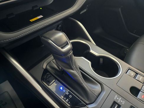 Used 2023 Toyota Highlander XLE image 20