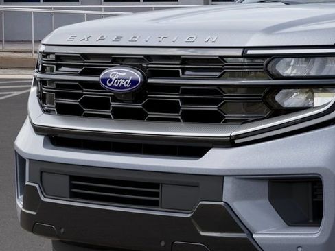 New 2027 Ford Expedition Platinum w/ Driver's Package AWD/4WD image 17
