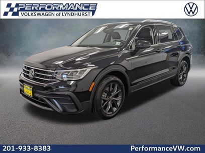 Used 2022 Volkswagen Tiguan SE w/ Panoramic Sunroof Package