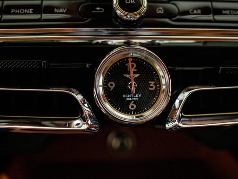 Used 2021 Bentley Flying Spur W12 image 16