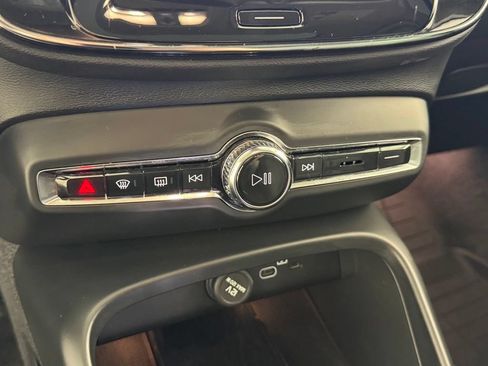 Certified 2023 Volvo XC40 B5 Plus w/ Driver Assist Package AWD/4WD image 23