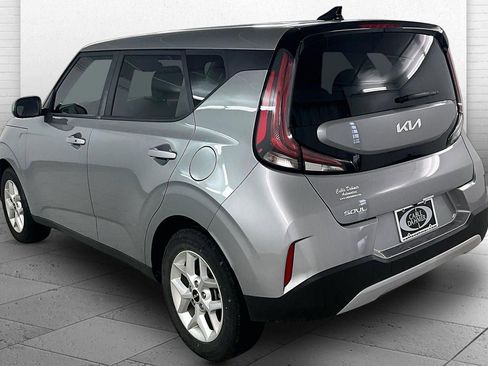 Used 2024 Kia Soul S image 4