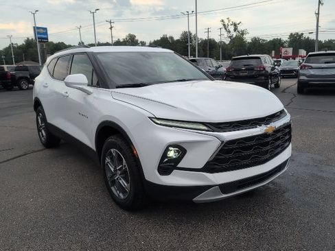 Used 2024 Chevrolet Blazer LT w/ Convenience Package FWD image 11