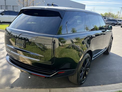 Certified 2024 Land Rover Range Rover Long Wheelbase SE AWD/4WD image 7