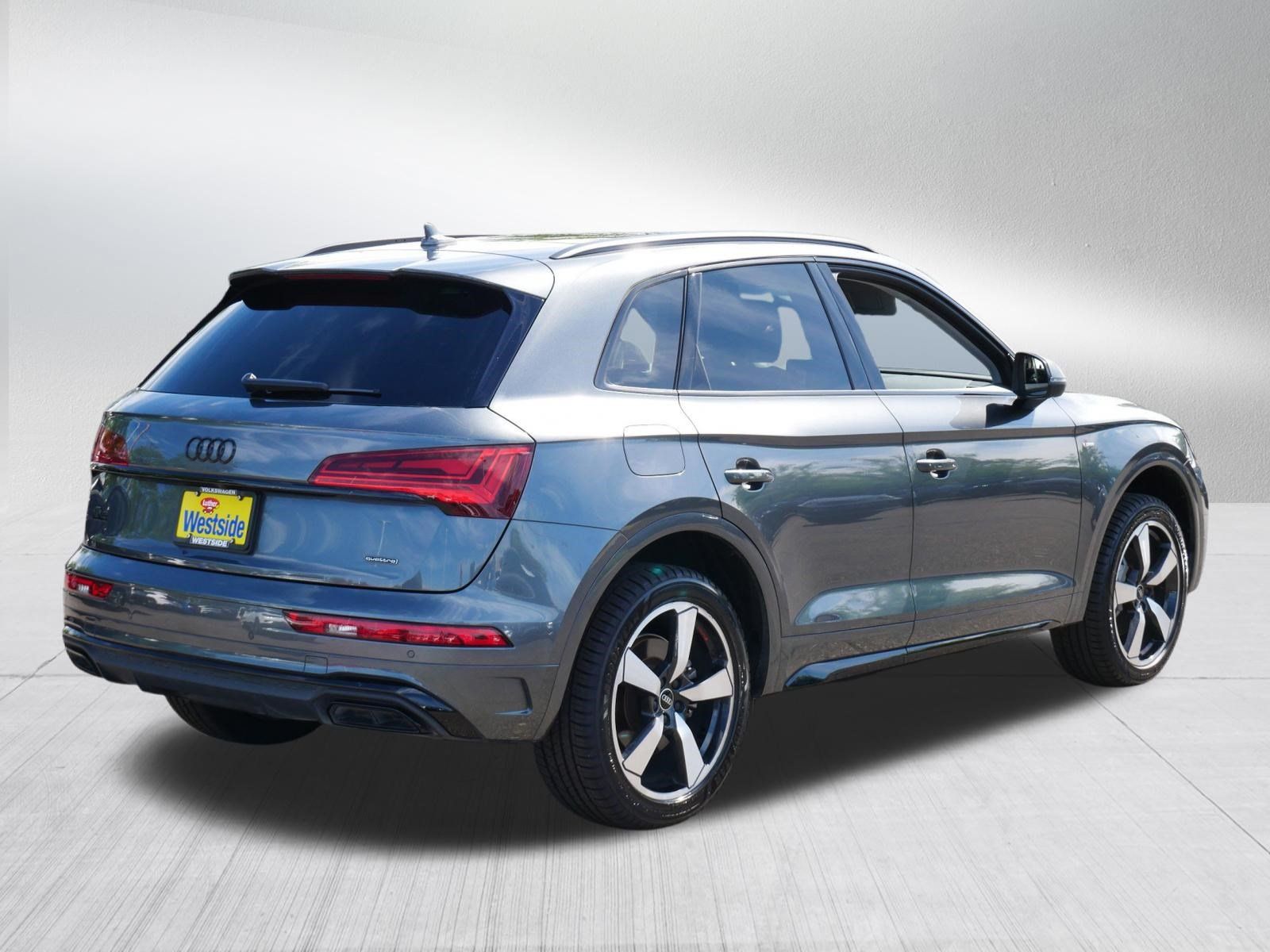 Used 2023 Audi Q5 2.0T Premium Plus w/ Premium Plus Package AWD/4WD image 7