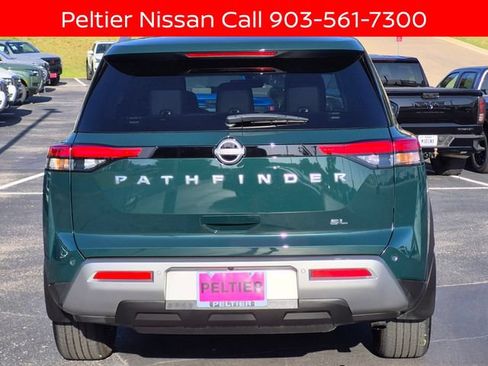 Certified 2024 Nissan Pathfinder SL w/ SL Premium Package FWD image 5