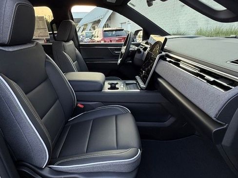 New 2026 GMC Sierra EV Elevation image 17