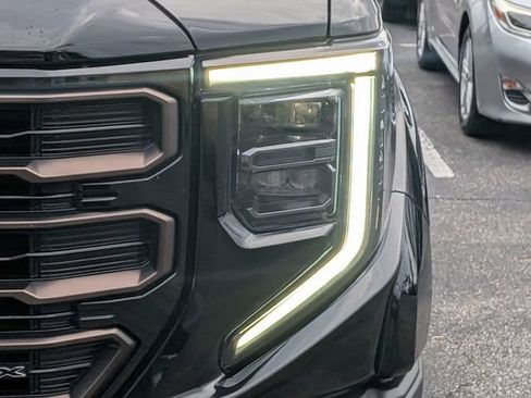 Used 2024 GMC Sierra 1500 AT4X AWD/4WD image 10