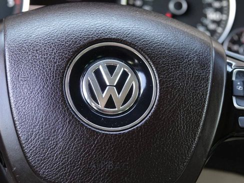 Used 2012 Volkswagen Touareg Sport AWD/4WD image 61