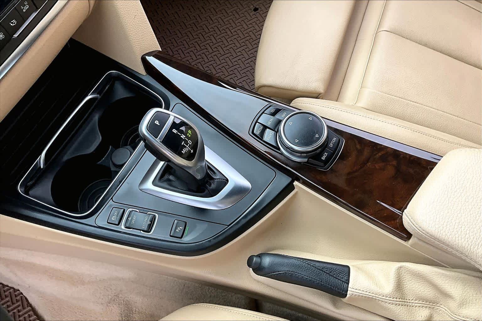 Used 2016 BMW 328i Gran Turismo xDrive AWD/4WD image 17