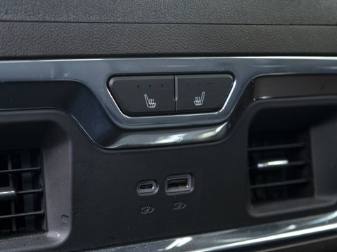 Used 2024 GMC Sierra 3500 Denali w/ Denali Reserve Package image 41