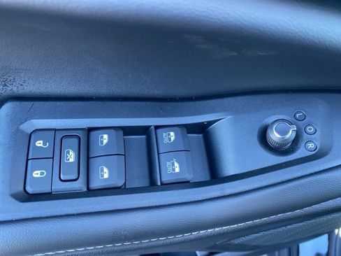 New 2025 Jeep Grand Cherokee Altitude image 10