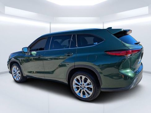 Used 2023 Toyota Highlander Limited image 5