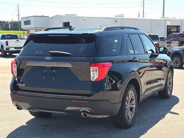 Used 2024 Ford Explorer XLT w/ Equipment Group 202A RWD image 5