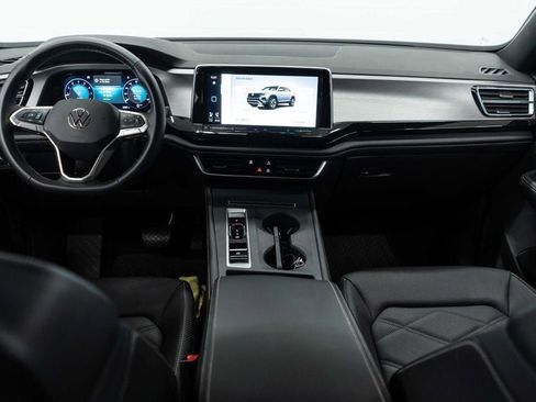 Used 2024 Volkswagen Atlas Cross Sport SE AWD/4WD image 9