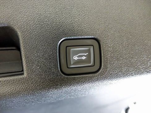 New 2026 Chevrolet Traverse High Country w/ LPO, Floor Liner Package image 25