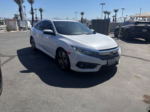 Used 2018 Honda Civic EX-T image 4