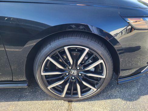 Used 2025 Honda Accord Touring image 7