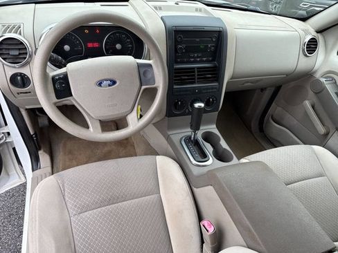 Used 2006 Ford Explorer XLS RWD image 17