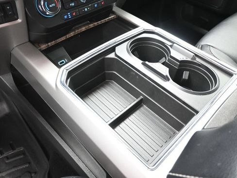 Used 2019 Ford F250 Lariat w/ Lariat Ultimate Package AWD/4WD image 31