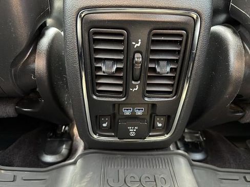 Used 2017 Jeep Grand Cherokee Trailhawk AWD/4WD image 21