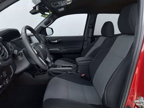 Used 2020 Toyota Tacoma TRD Off-Road AWD/4WD image 20