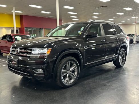Used 2018 Volkswagen Atlas SE w/ R-Line Package FWD image 3