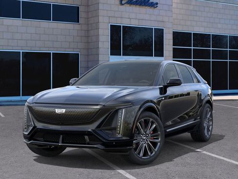 New 2026 Cadillac Lyriq V AWD/4WD image 7