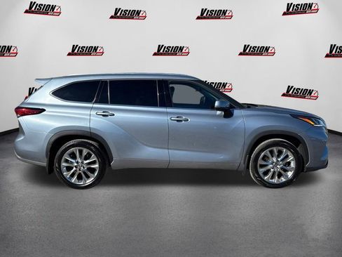 Used 2021 Toyota Highlander Limited image 4